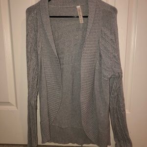 Super cute long sleeve sweater